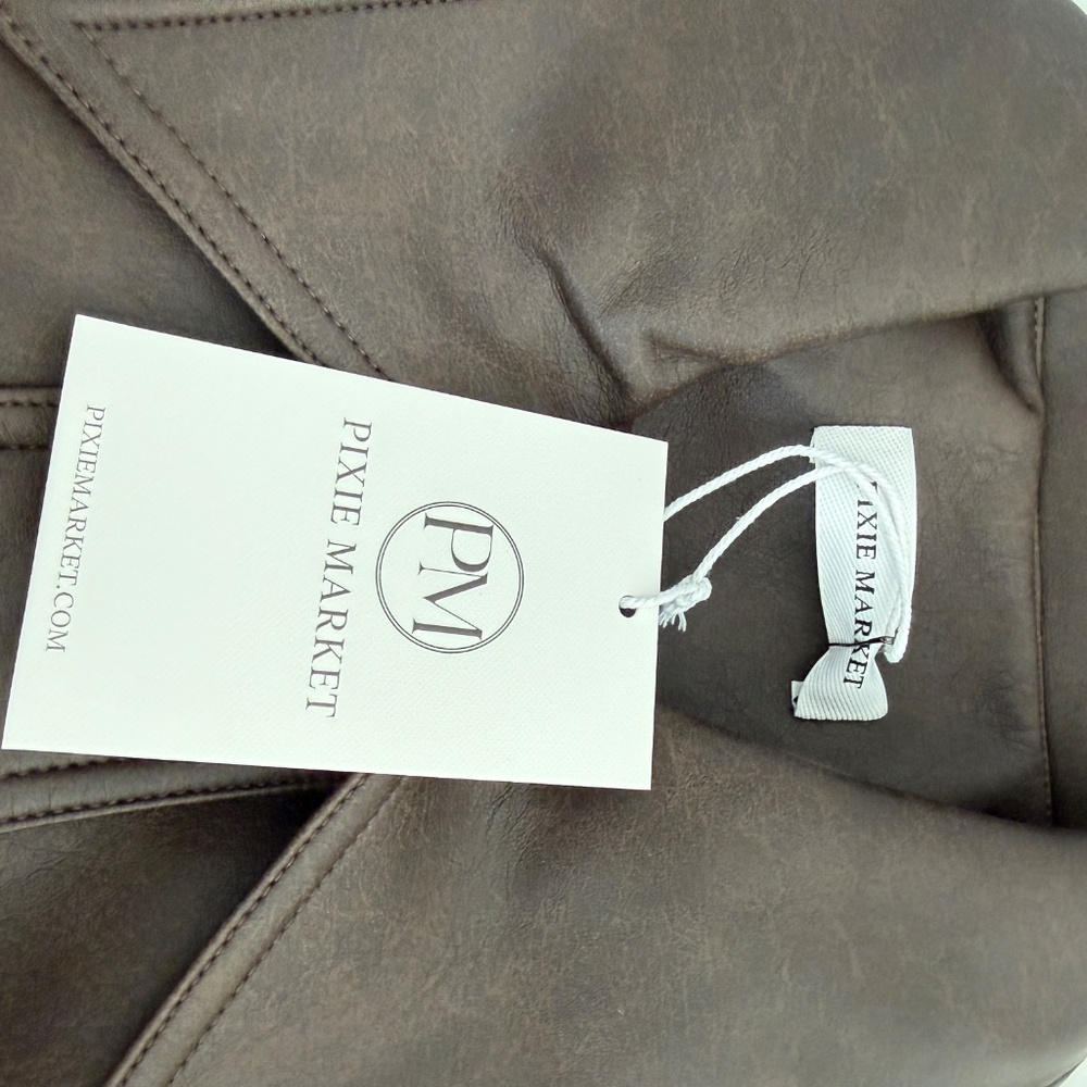 Pixie Market Brown Faux Leather Crop Bomber Patch Pocket Jacket NWT One Size - Picture 11 of 12